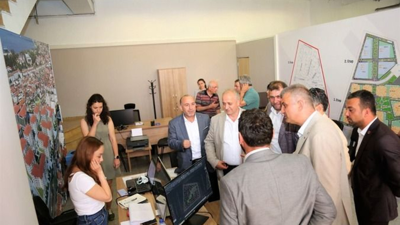 Sezer’den ŞAŞIRTAN HAMLELER